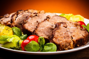 Prelazak s posta na masnu hranu: Nutricionista Sandra Milošević otkriva kako izbeći nadimanje i gorušicu